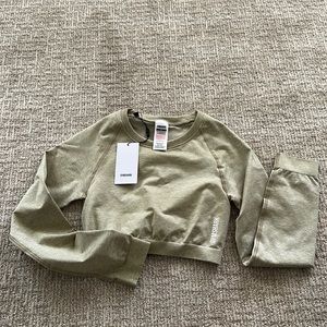 Brand new gym shark crop long sleeve